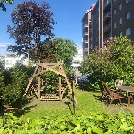 Kolmio Toeoeloen Rannassa Apartman *