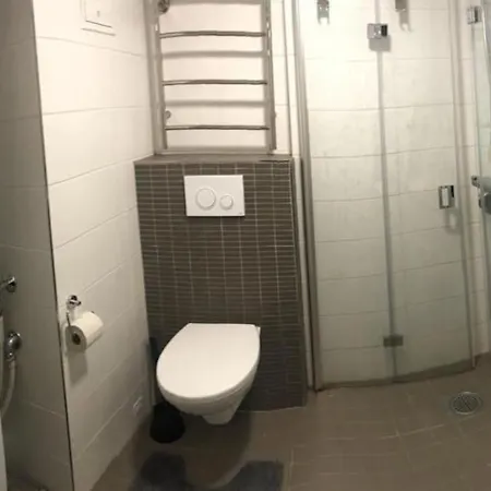 Apartman Kolmio Toeoeloen Rannassa
