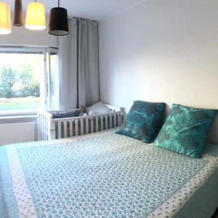 Kolmio Toeoeloen Rannassa Apartman *