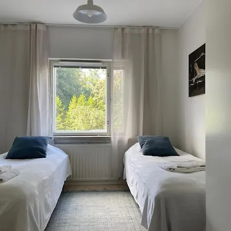 Apartamento Kolmio Toeoeloen Rannassa